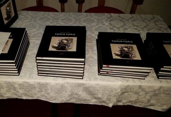 11912872_908651712522556_915713438_n